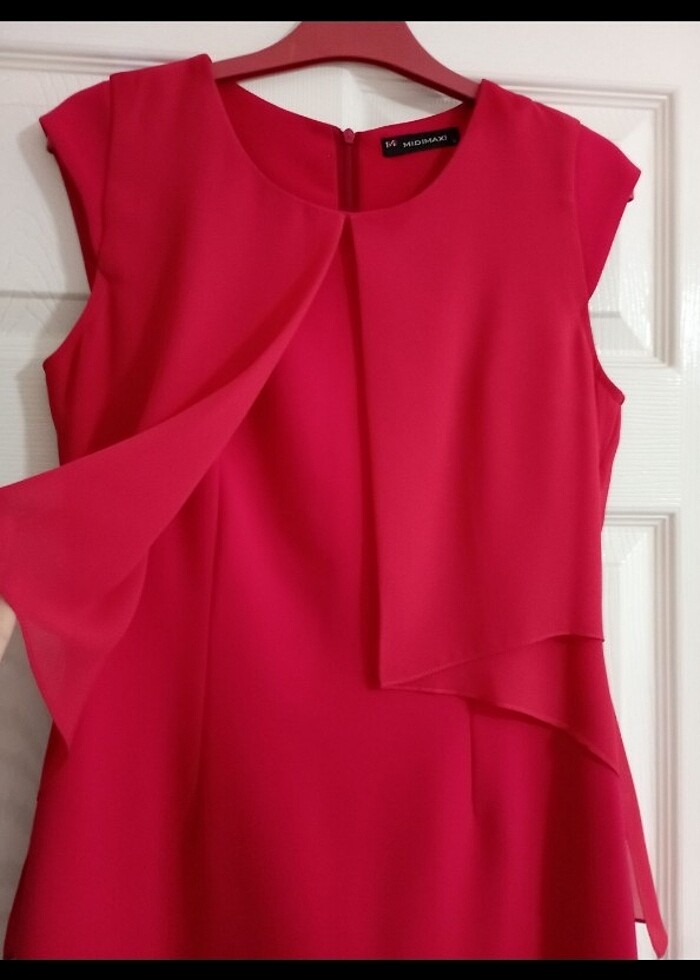 Kırmızı abiye elbise - Görsel 3