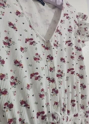 m Beden Çicekli şortlu tulum