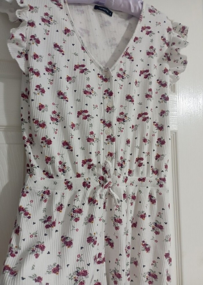 Çicekli şortlu tulum - Görsel 2