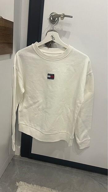 tommy sweatshirt