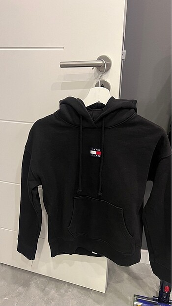 tommy sweatshirt