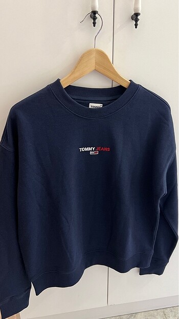 tommy sweatshirt