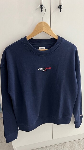 tommy sweatshirt