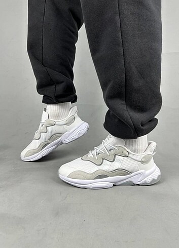 42 Beden beyaz Renk Adidas ozweego ayakkabı