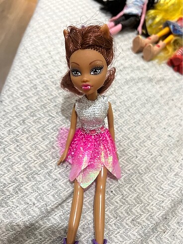 Beden Monster high clowden wolf