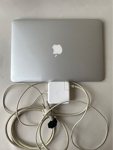 Apple Macbook Air Laptop 13.3? Mid 2013