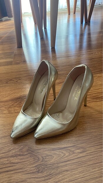 Diğer Gold stiletto