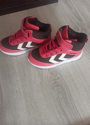 Hummel kız çocuk bot