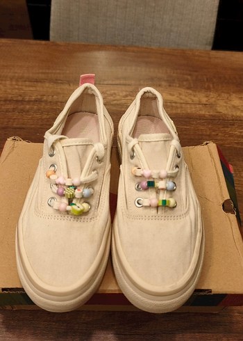 Zara Renkli Boncuklu Ekru Sneaker