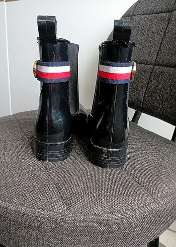 Siyah Rugan Tokalı Kadın Bot Tommy hilfiger orjinaldir - Görsel 3