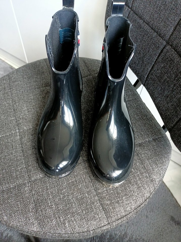 Siyah Rugan Tokalı Kadın Bot Tommy hilfiger orjinaldir - Görsel 4