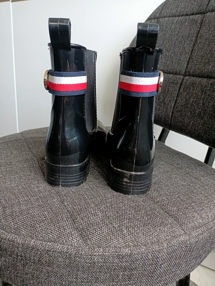 Siyah Rugan Tokalı Kadın Bot Tommy hilfiger orjinaldir - Görsel 3