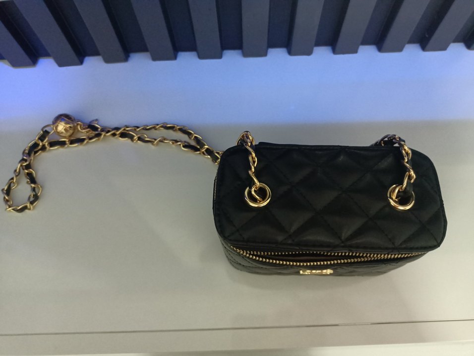 Siyah Zincir Detaylı Chanel Çanta - Görsel 4