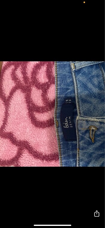 l Beden Yırtmaçlı jean