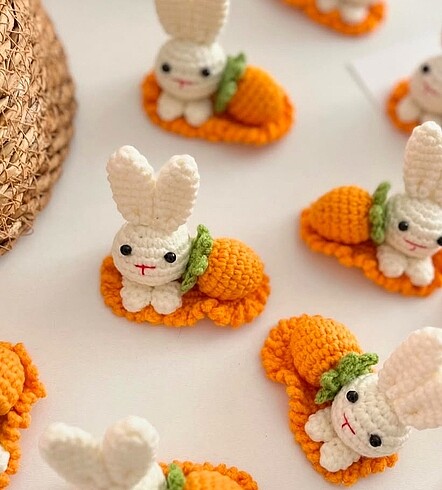 Tavşan toka amigurumi