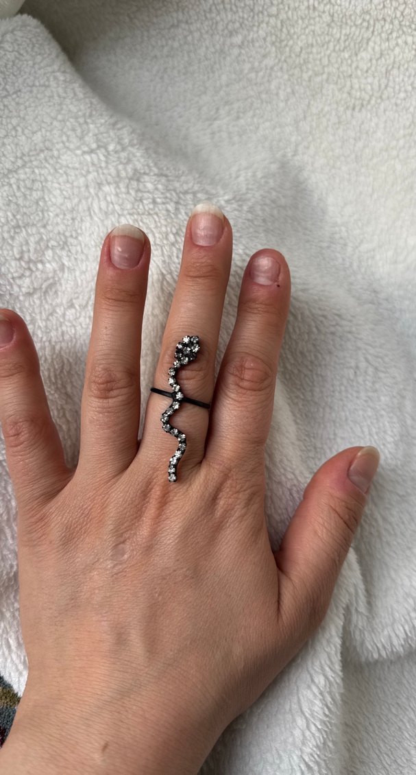 Gri Yılan Desenli Boncuklu Kadın Ear Cuff - Görsel 2