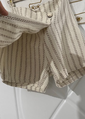 Etekli düğmeli şort - Görsel 2