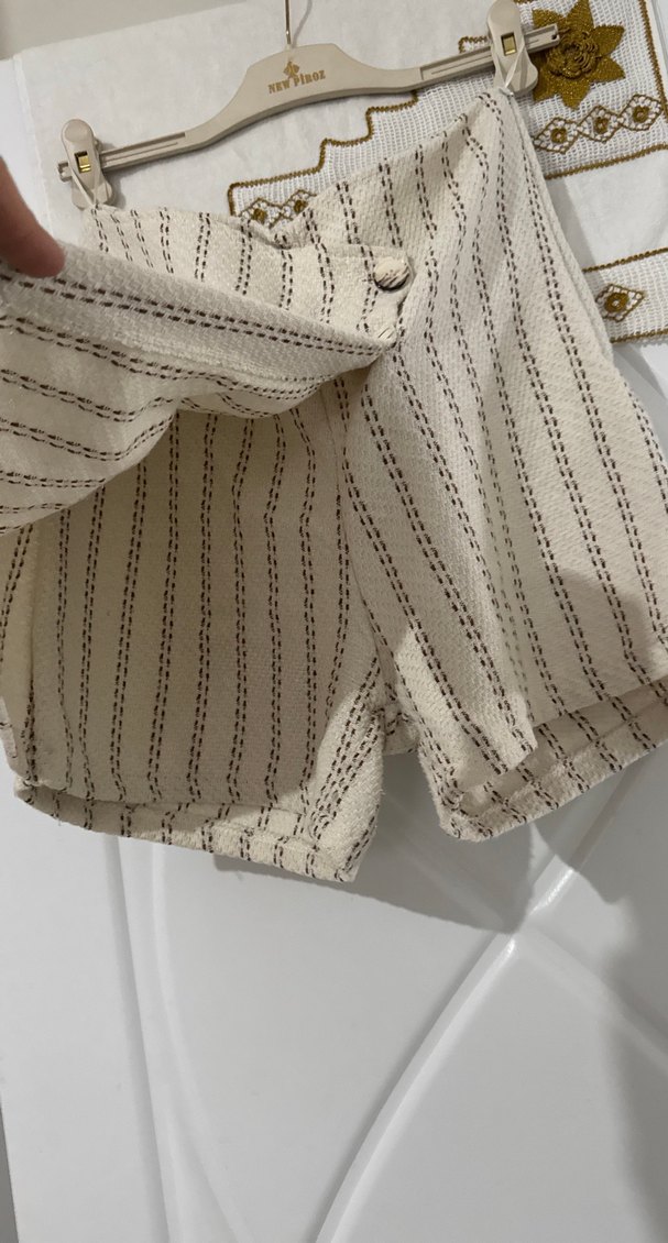 Etekli düğmeli şort - Görsel 2