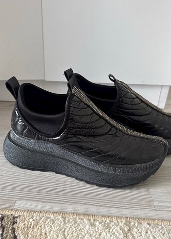 Suni deri taşlı simli spor ayakkabı - Görsel 3