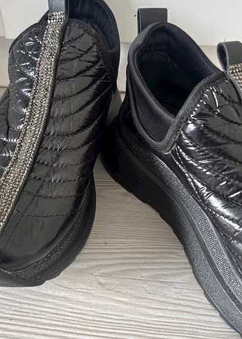 Suni deri taşlı simli spor ayakkabı - Görsel 9