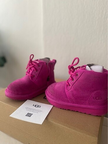 25 Beden UGG Kız Çocuk Bot