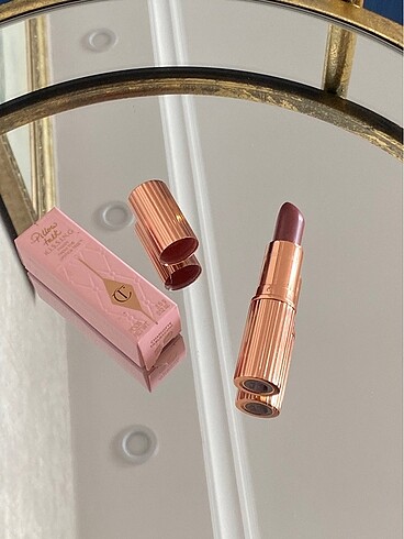 Charlotte Tilbury Ruj mürdüm