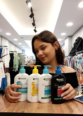 GARNIER YÜZ TEMIZLEYICI 