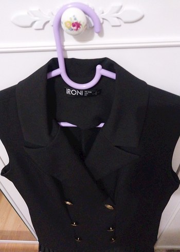 Düğmeli Siyah Kolsuz ceket elbise - Görsel 5