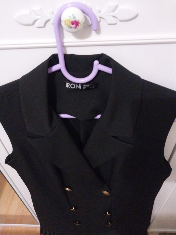 Düğmeli Siyah Kolsuz ceket elbise - Görsel 5