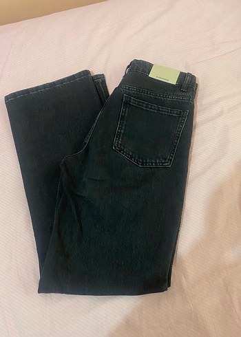 34 Beden Stradivarius taşlı jean