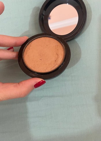 Beden Mac Bej Parlak bronzer