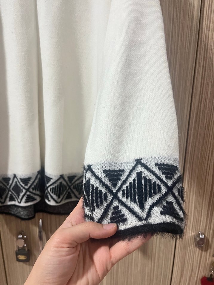 Bohem Gri Desenli Uzun Kollu Beyaz Kazak - Görsel 2