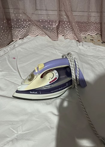 Tefal Buharlı Ütü Pastel Beyaz