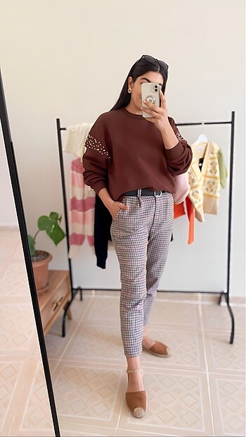 İncili kahverengi sweat