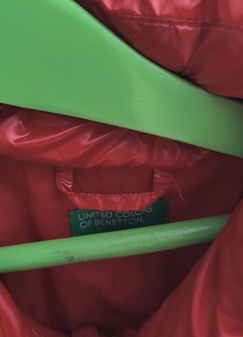 Benetton Kırmızı kız çocuk parlak mont 