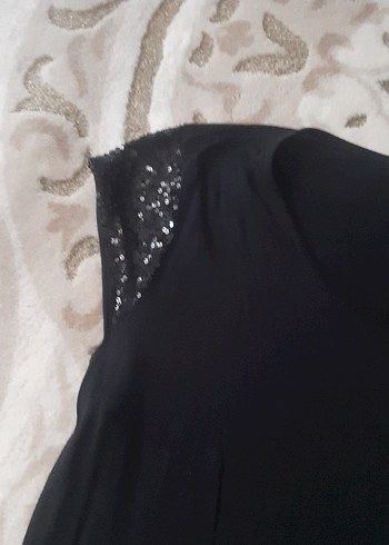 LC Waikiki Payet Detaylı Siyah Kolsuz Bluz
