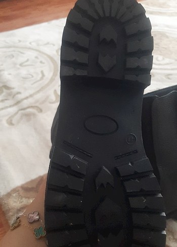 41 Beden Fermuarlı Siyah Gotik Deri Kadın Botları