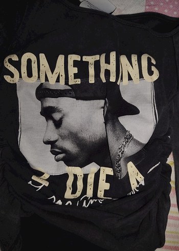 Bershka 2pac büzgülü t-shirt