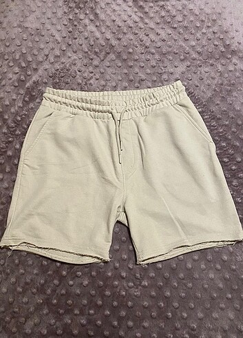 Bershka XS şort kullanılmamış 