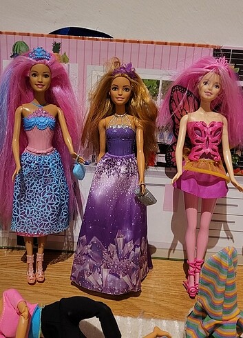Barbie çeşit çeşit barbieler
