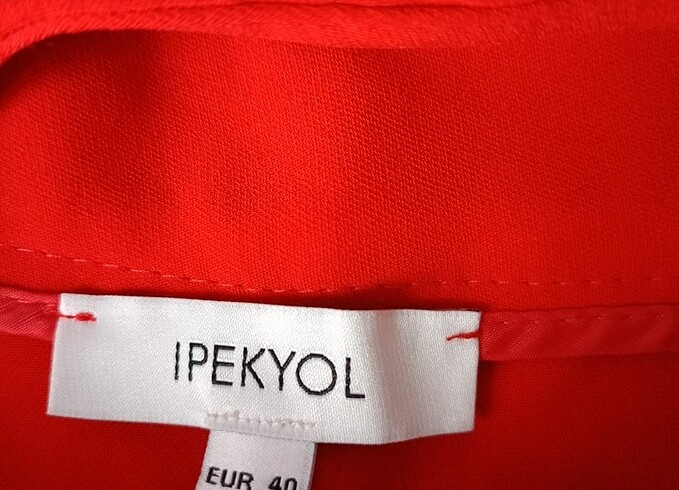 40 Beden İpekyol kırmızı pantolon
