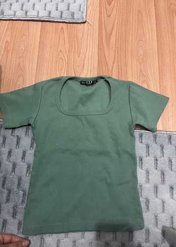 Crop tişört