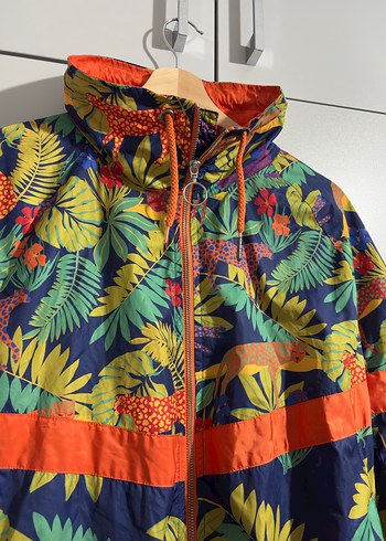 Renkli Desenli Kapüşonlu Kadın Yağmurluk - Görsel 2