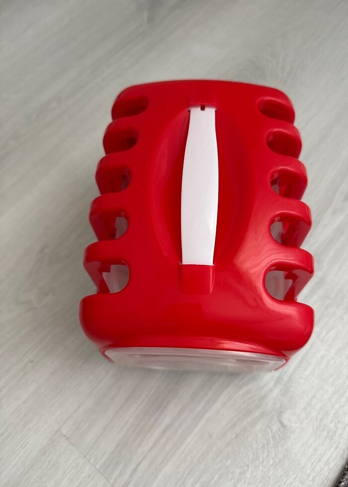 Çantalı ve kemikli köpekçik - Görsel 4