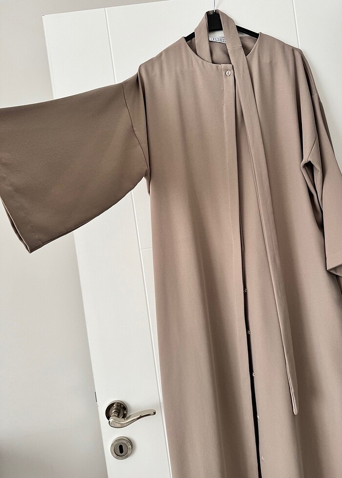 Krep kumaş boydan ve cepli ferace - Görsel 2