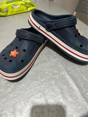 38 Beden lacivert Renk Crocs orj değil