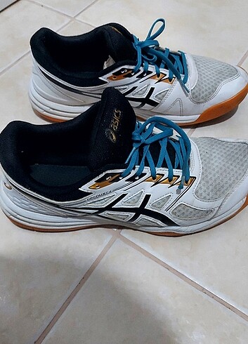 Asics marka tenis ve voleybol ayakkabısı