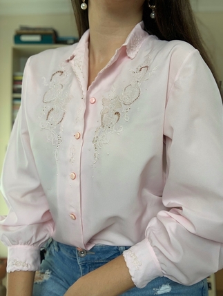 Pembe gömlek