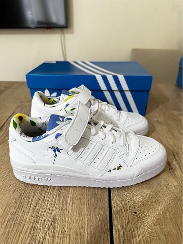 Adidas Adidas Beyaz Çiçek Desenli Forum Low 39 Sneaker