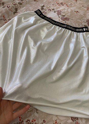 Beyaz Parlak Pliseli  etek - Görsel 2